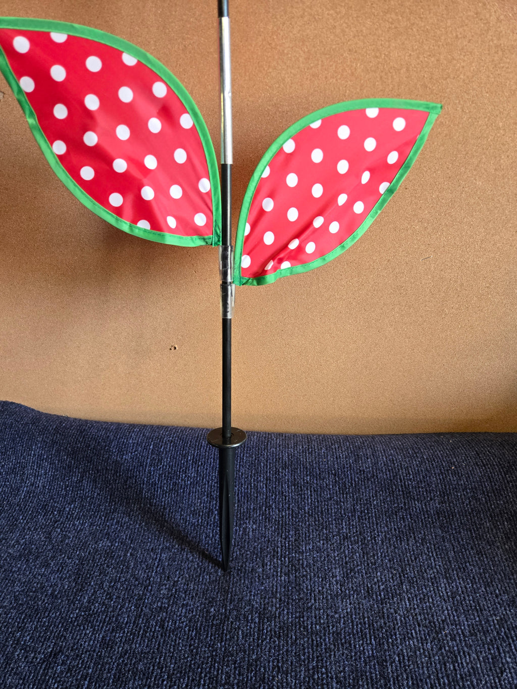 16-inch Polka Dot Sunflower Wind Spinner with Leaves, Brand New