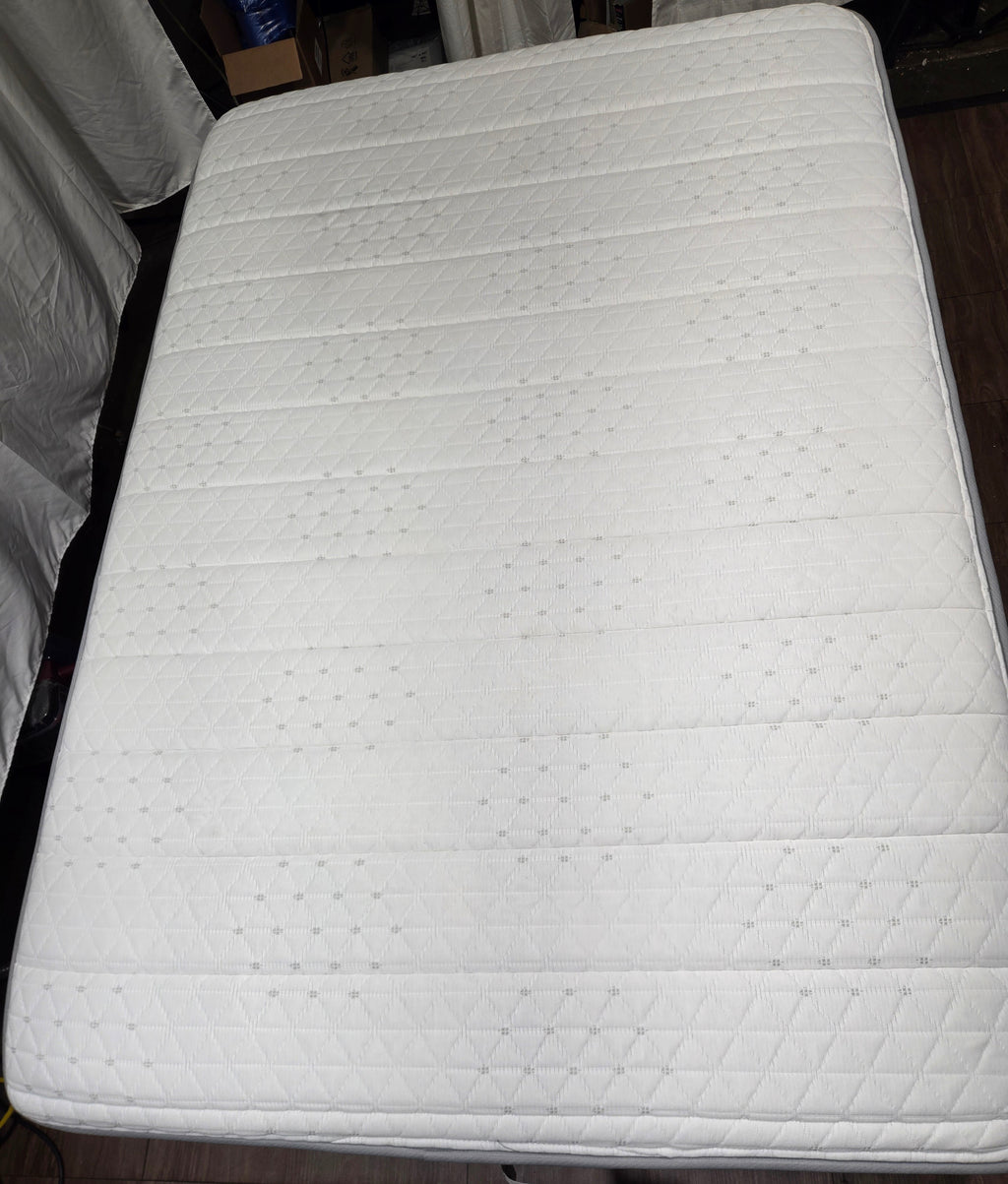 Helix Midnight Full mattress, Great Condition
