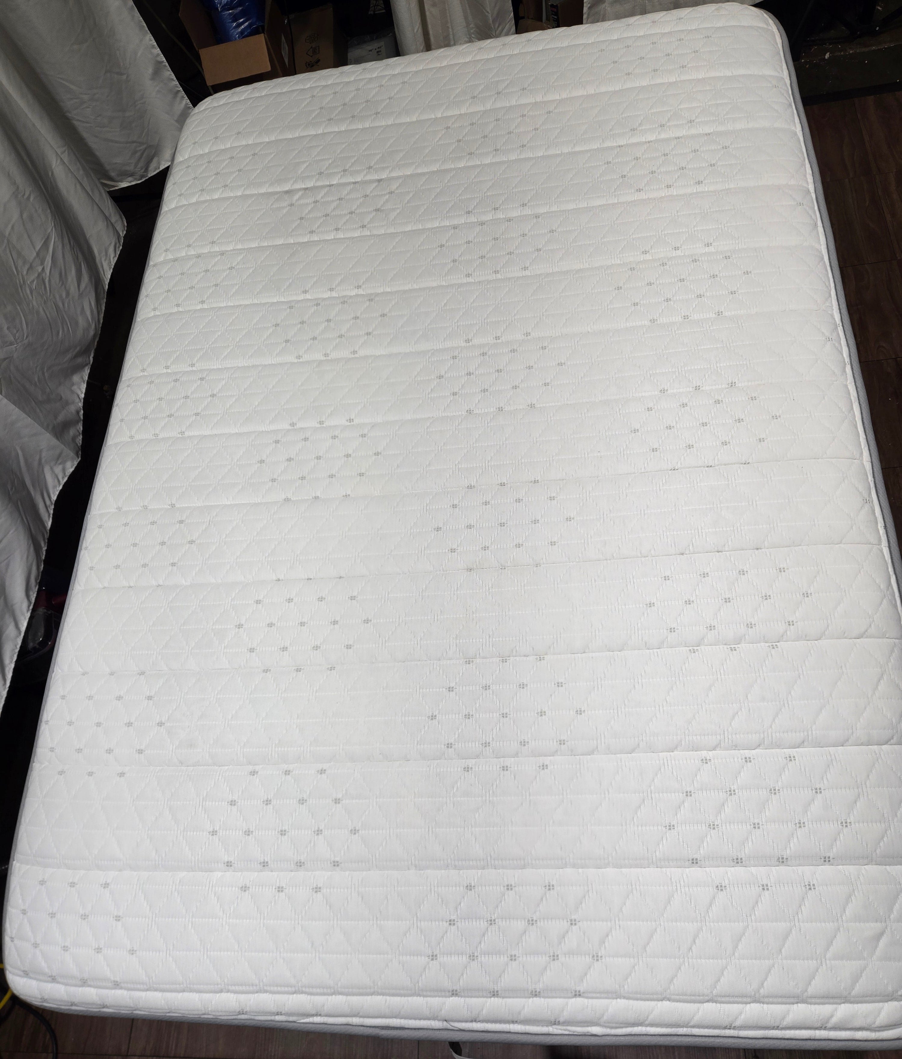 Helix Midnight Full mattress, Great Condition