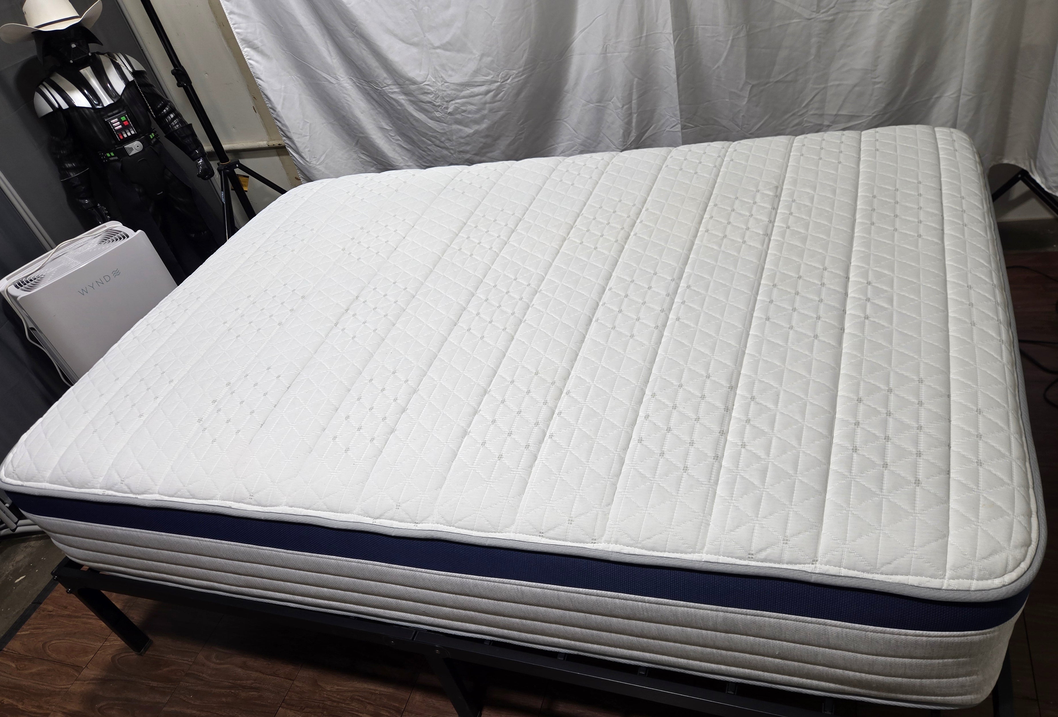Helix Midnight Full mattress, Great Condition