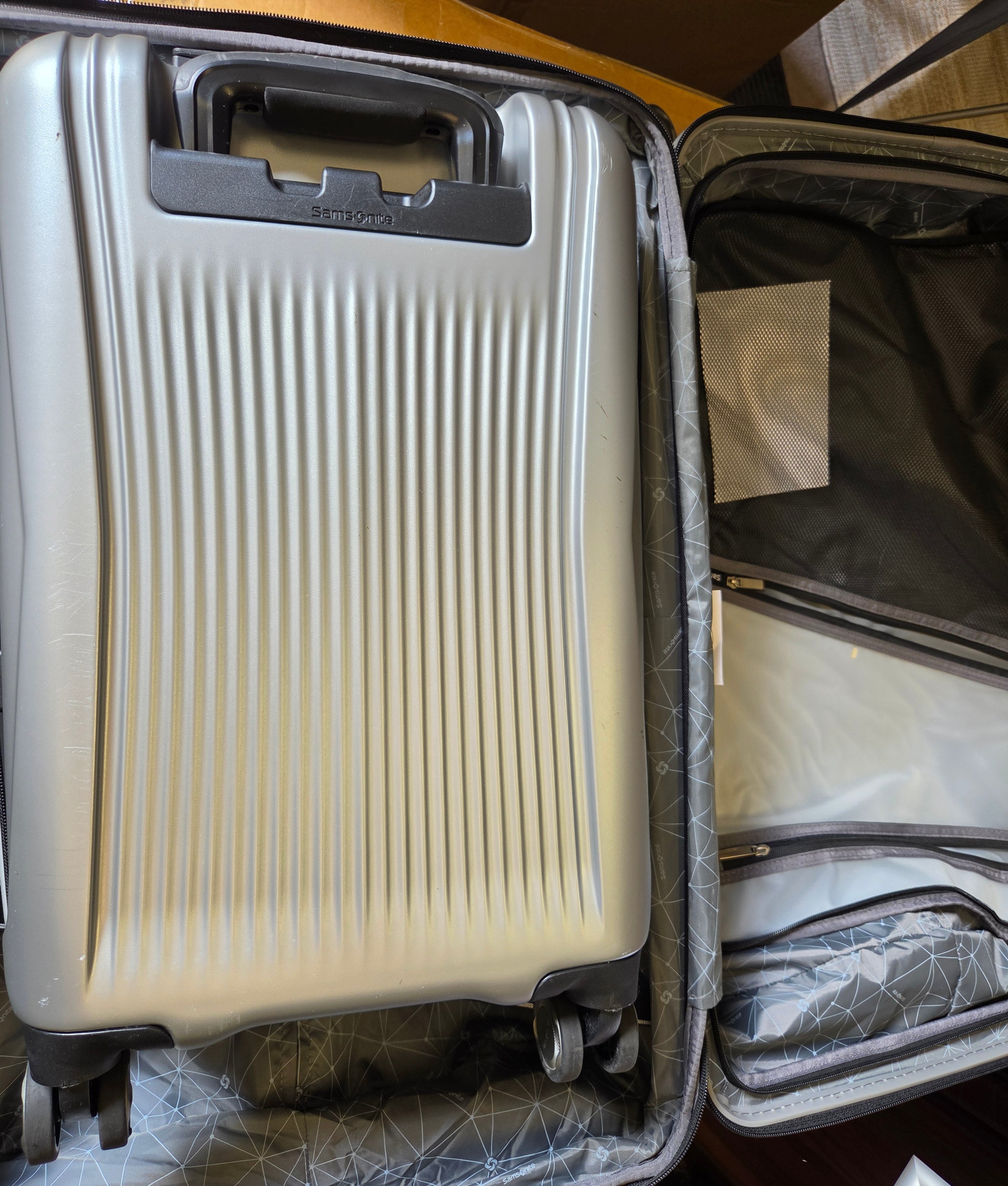 Samsonite Blackstone 2-piece 27" & 20" Hardside Luggage Set - Silver