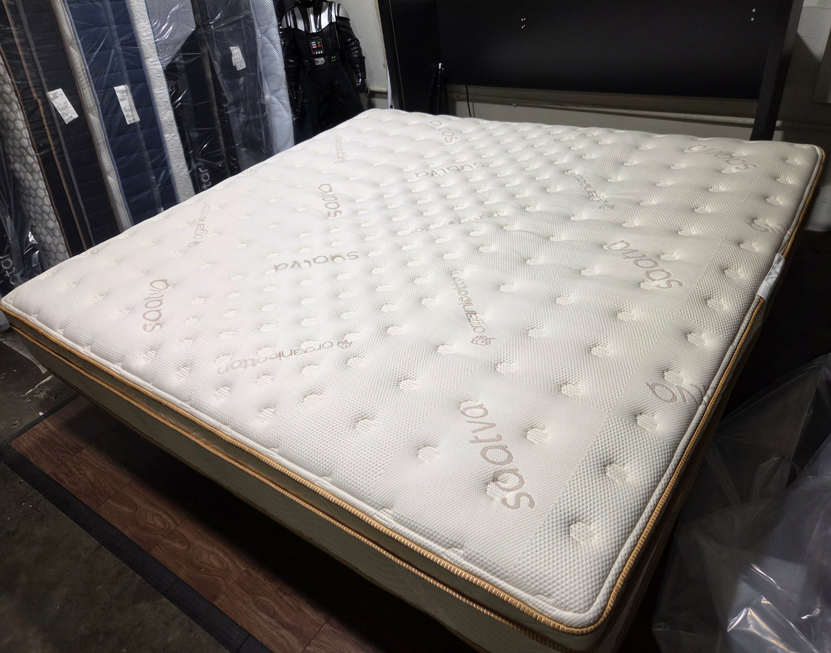 Saatva Classic 11.5" Luxury Firm King Mattress, Like New Condition