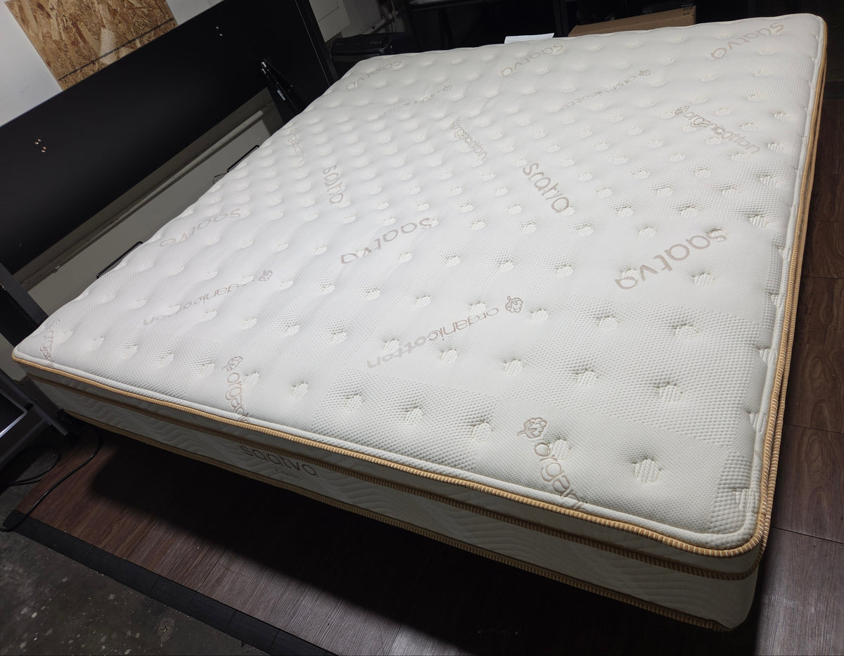 Saatva Classic 11.5" Luxury Firm King Mattress, Like New Condition