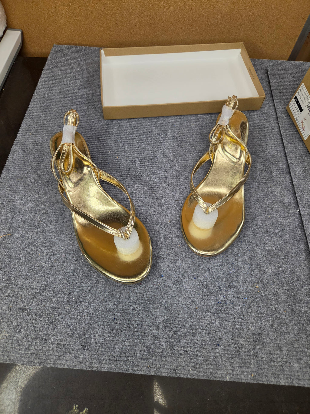 Elisabet Tang Gold Strappy Thong Kitten Heels Size 7 Dress Sandals NEW NIB