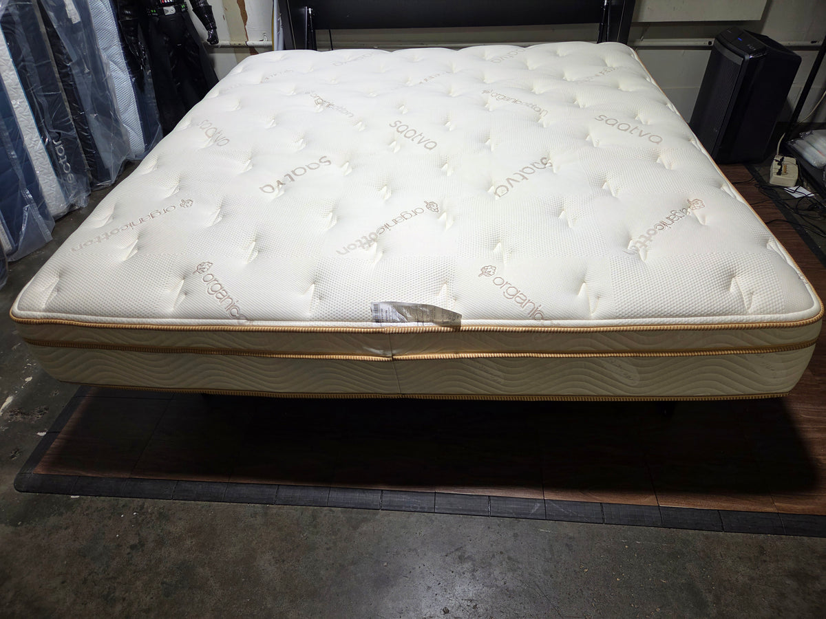 Saatva Classic 11.5" Plush King Mattress, Like New!
