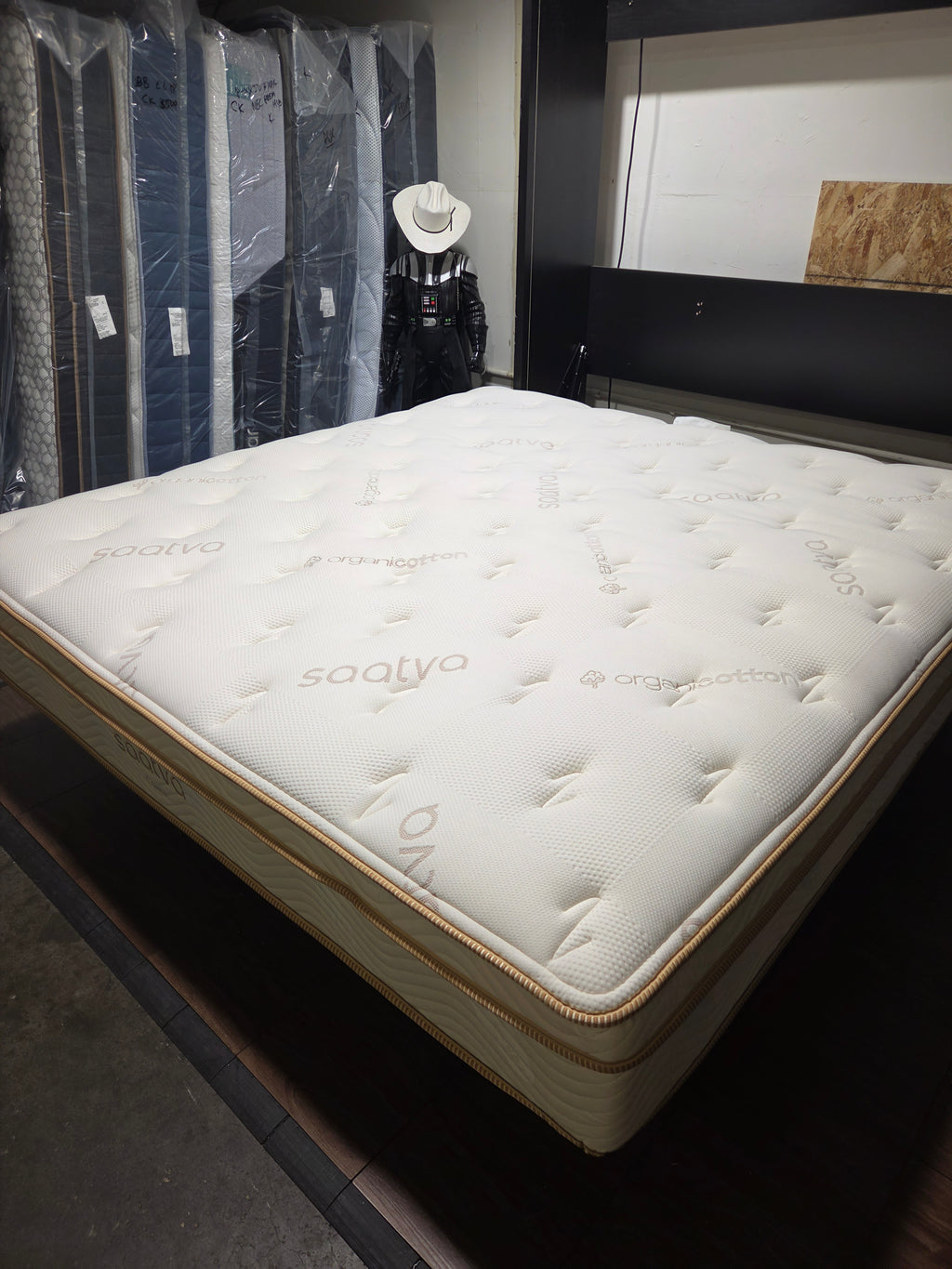 Saatva Classic 11.5" Plush King Mattress, Like New!