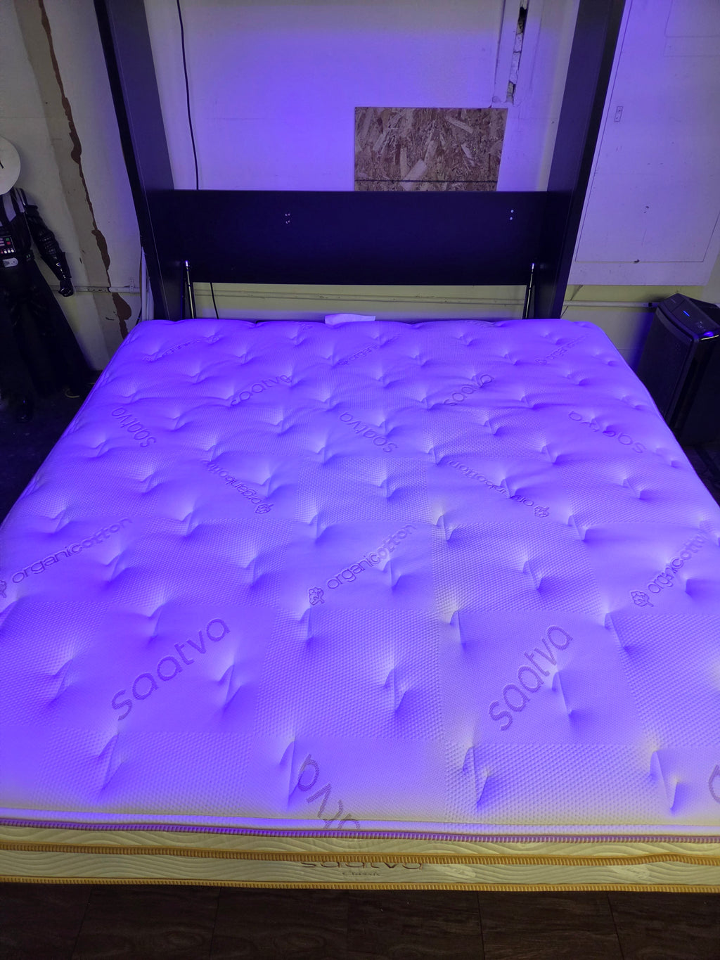 Saatva Classic 11.5" Plush King Mattress, Like New!