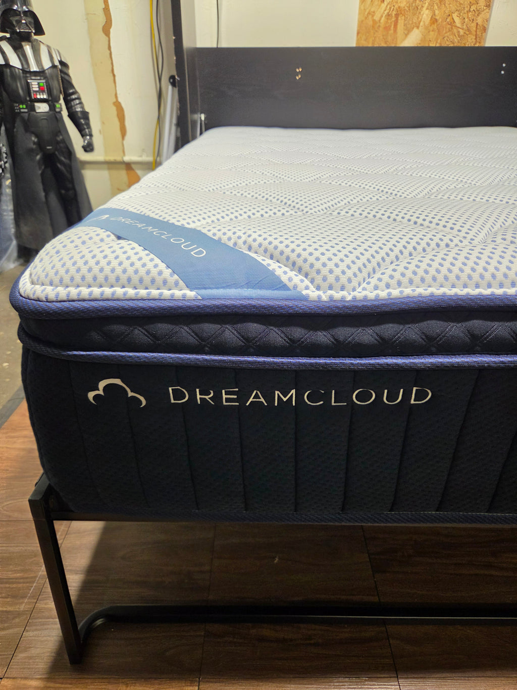 Dreamcloud Premier Hybrid Queen Mattress, Like New