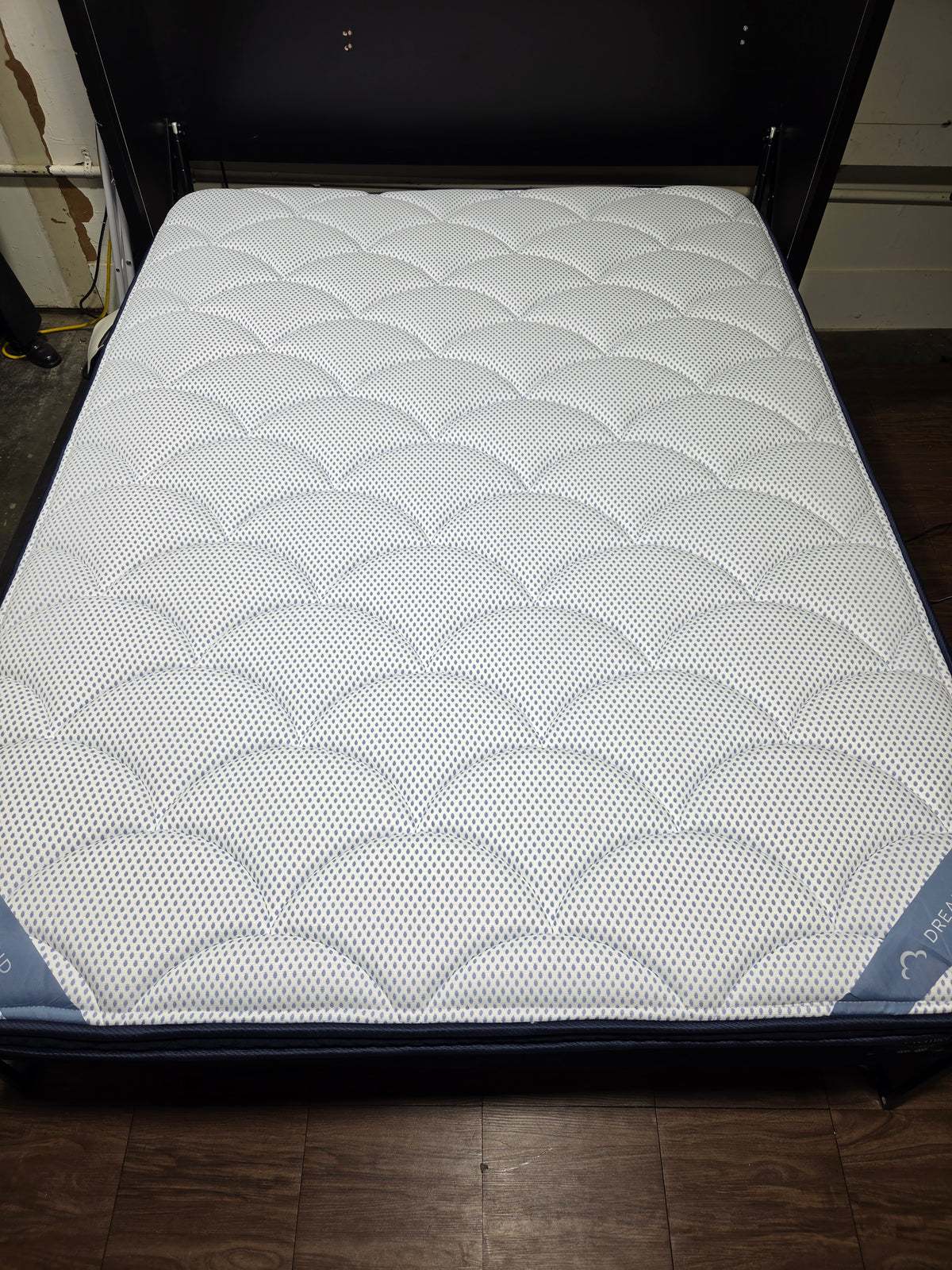 Dreamcloud Premier Hybrid Queen Mattress, Like New