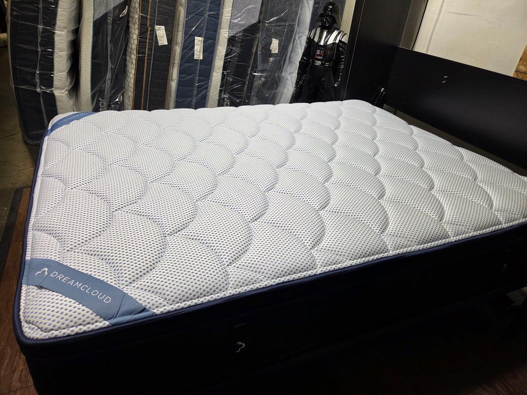 Dreamcloud Premier Hybrid Queen Mattress, Like New