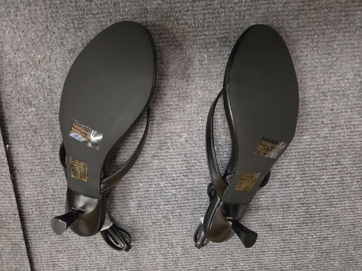 Elisabet Tang Black Kitten Heels Size 7 NEW NIB