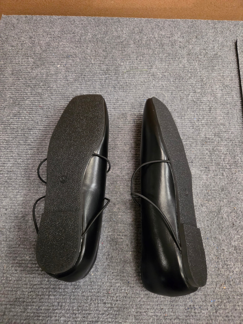 Women's Square Toe Crisscross Ballet Flats Black Size 8.5 (EU 39) NEW NIB