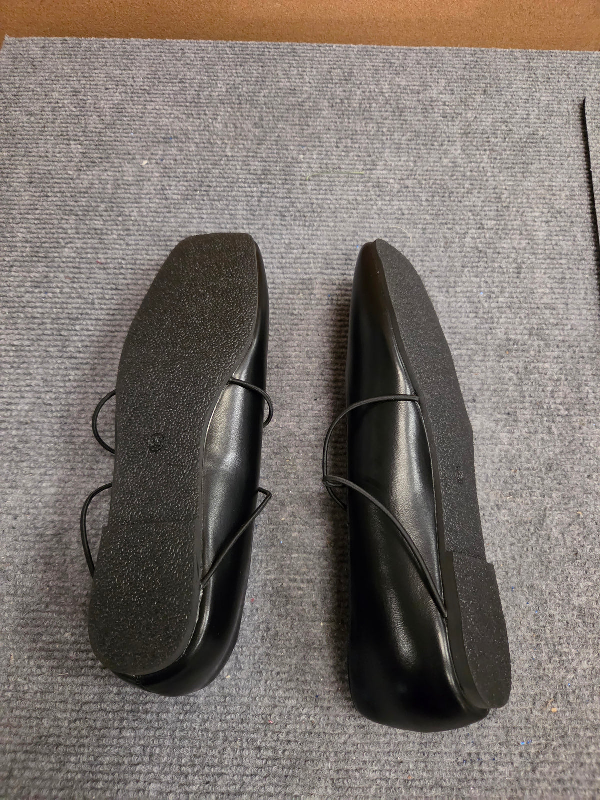 Women's Square Toe Crisscross Ballet Flats Black Size 8.5 (EU 39) NEW NIB