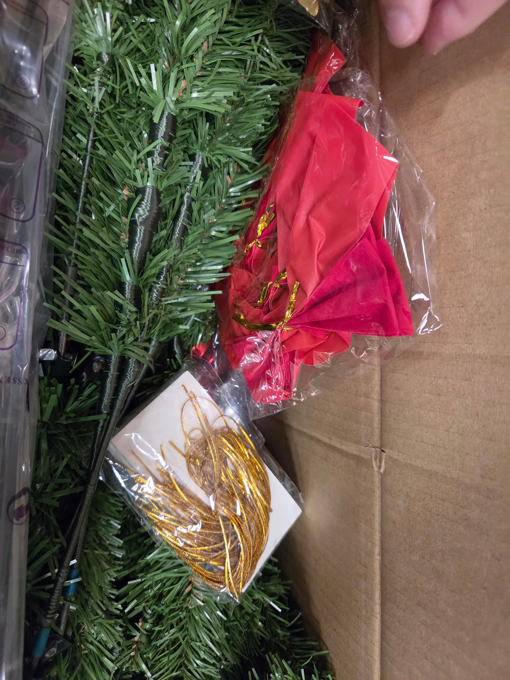 Joiedomi 6ft Pre-Lit Christmas Tree & Complete Decor Kit 30217 – Tested NEW
