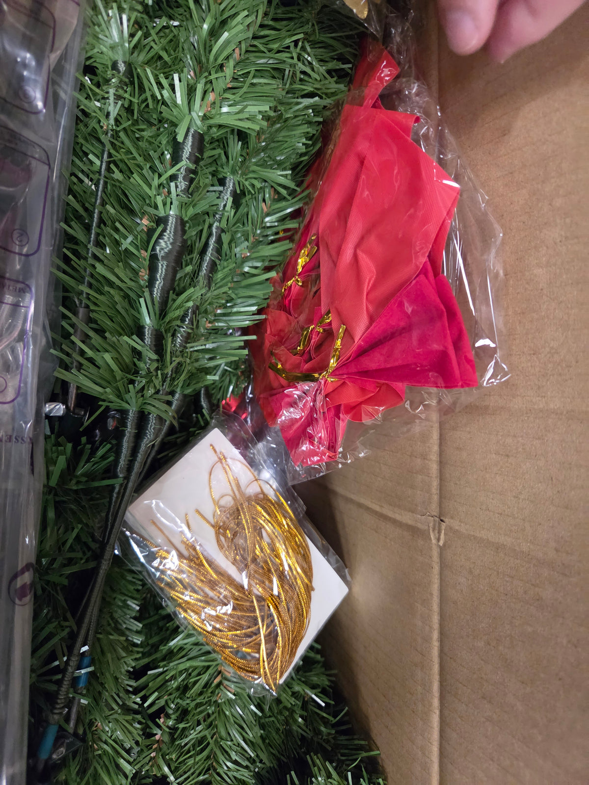 Joiedomi 6ft Pre-Lit Christmas Tree & Complete Decor Kit 30217 – Tested NEW