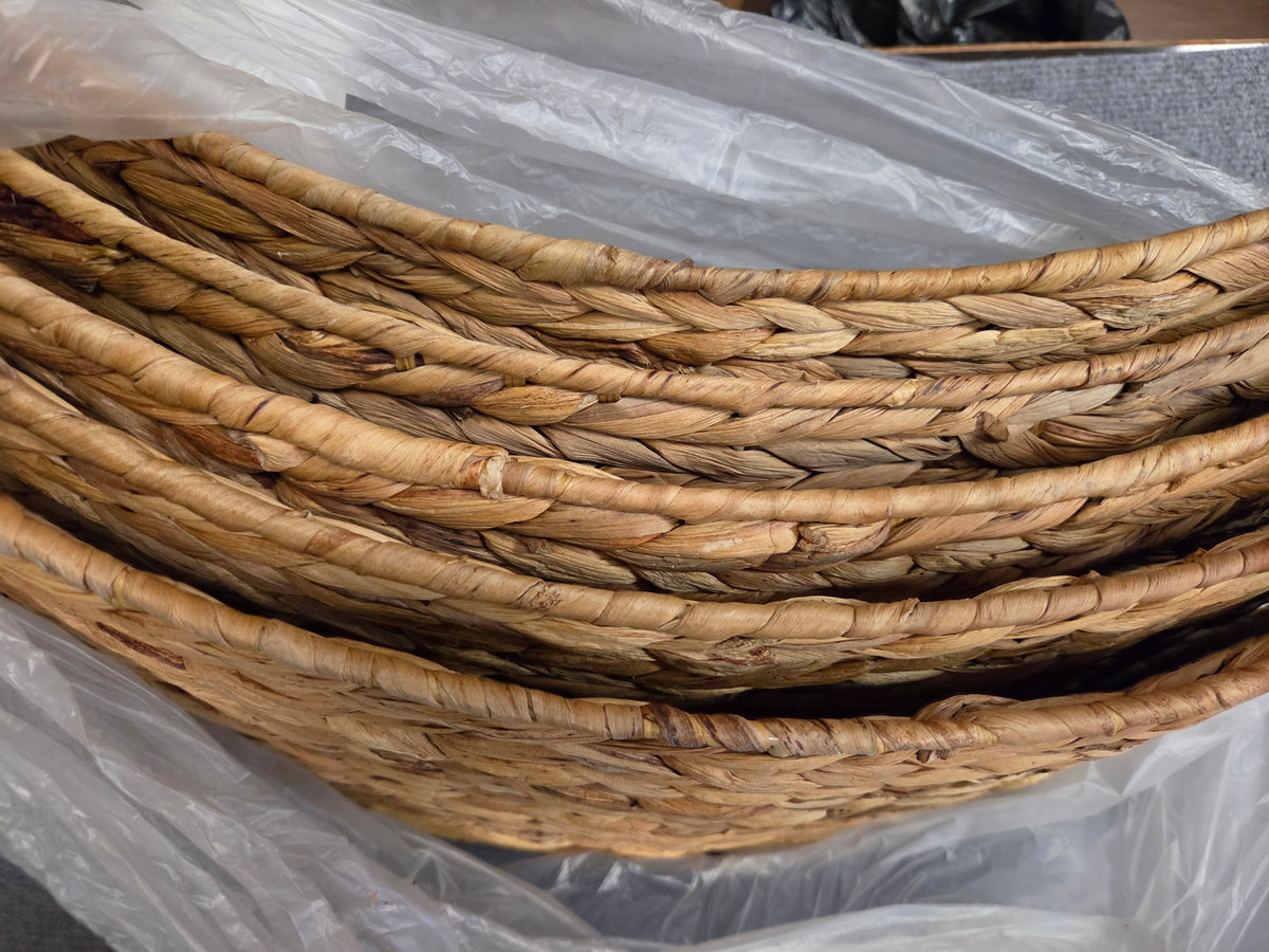 Woven Water Hyacinth Christmas Tree Collar Ring Stand Cover – NEW OPEN BOX