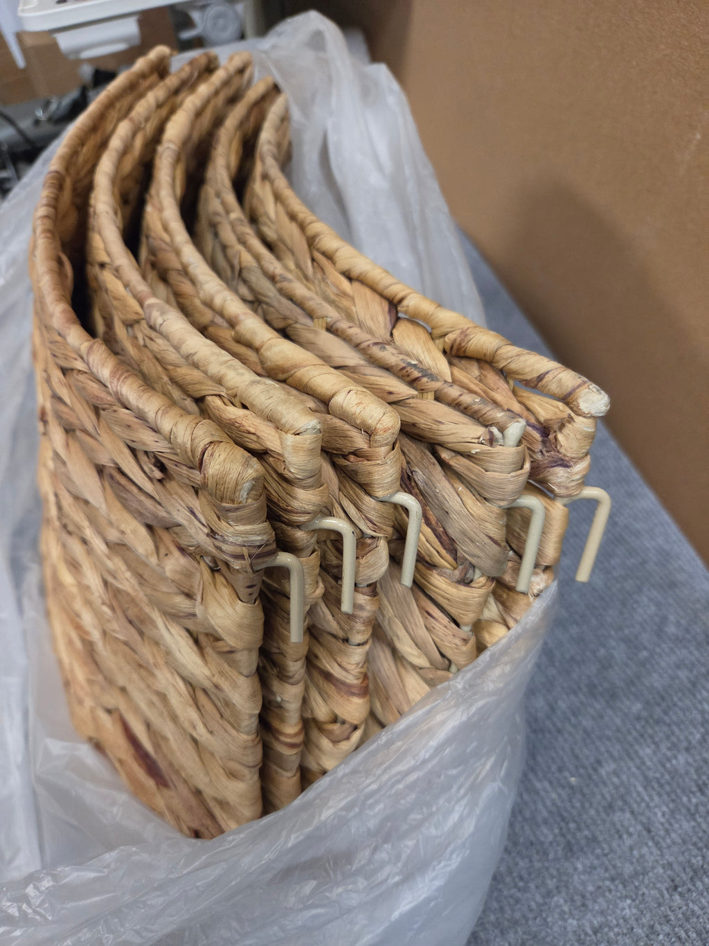 Woven Water Hyacinth Christmas Tree Collar Ring Stand Cover – NEW OPEN BOX