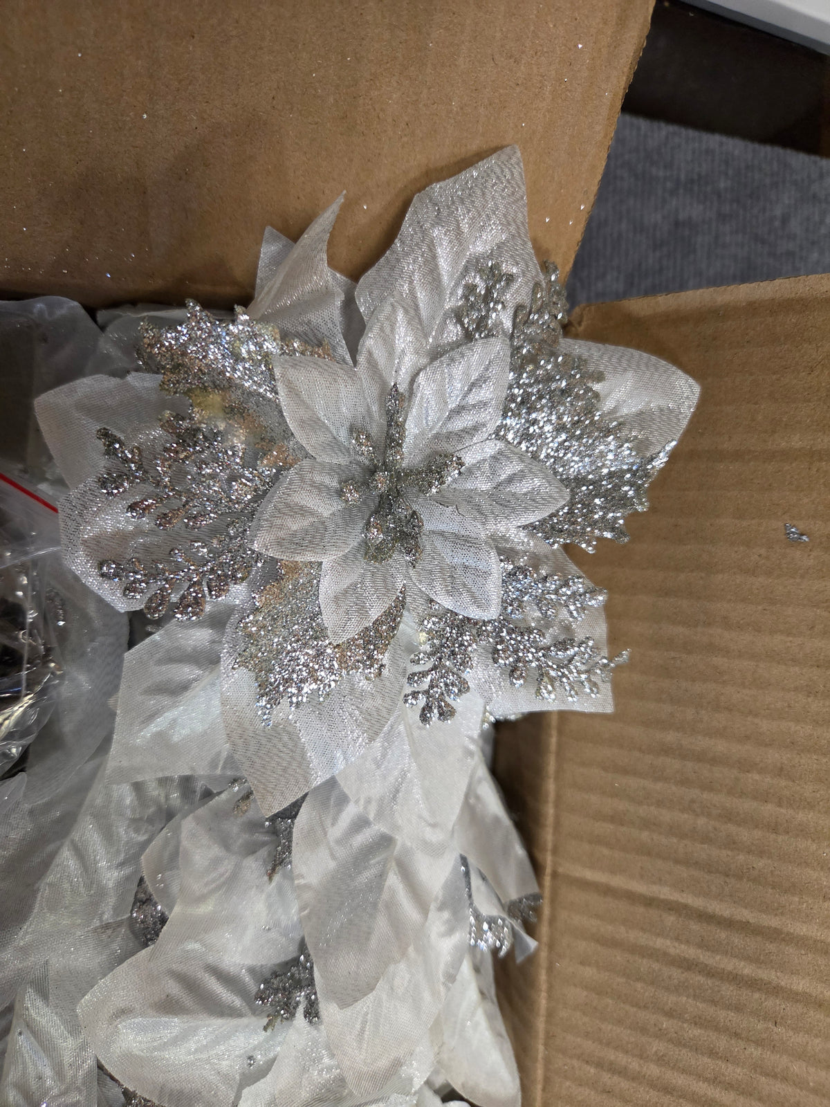 24ct Silver Glitter Poinsettia Christmas Tree Flowers Clips &amp; Stems NEW NIB