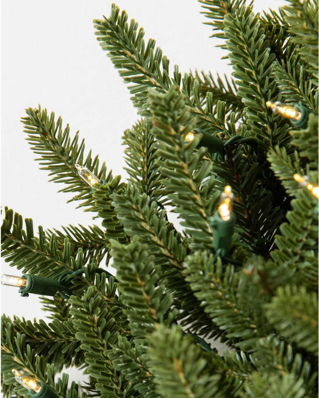 BH Fraser Fir Wreath, lights, like new