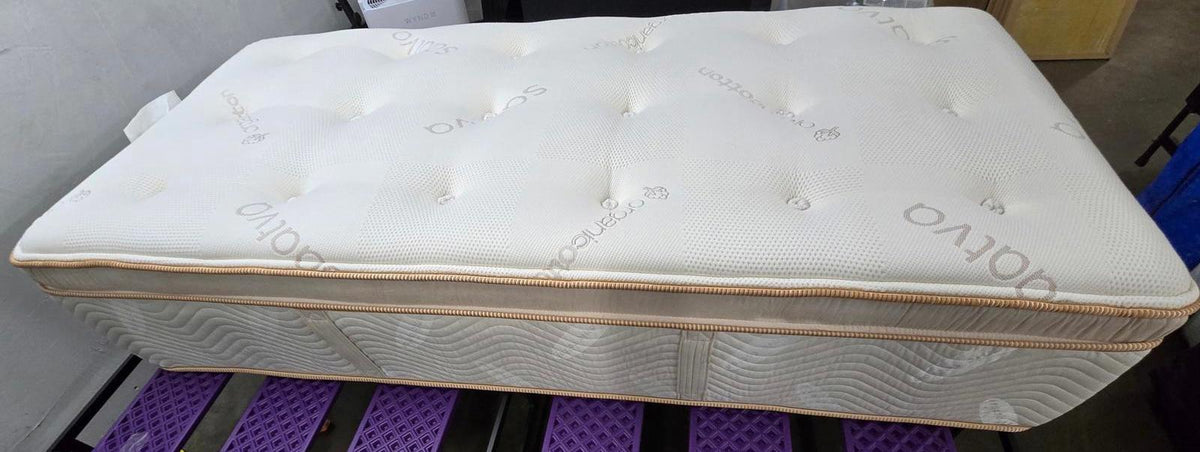 Saatva HD TwinXL mattress, Like New Condition