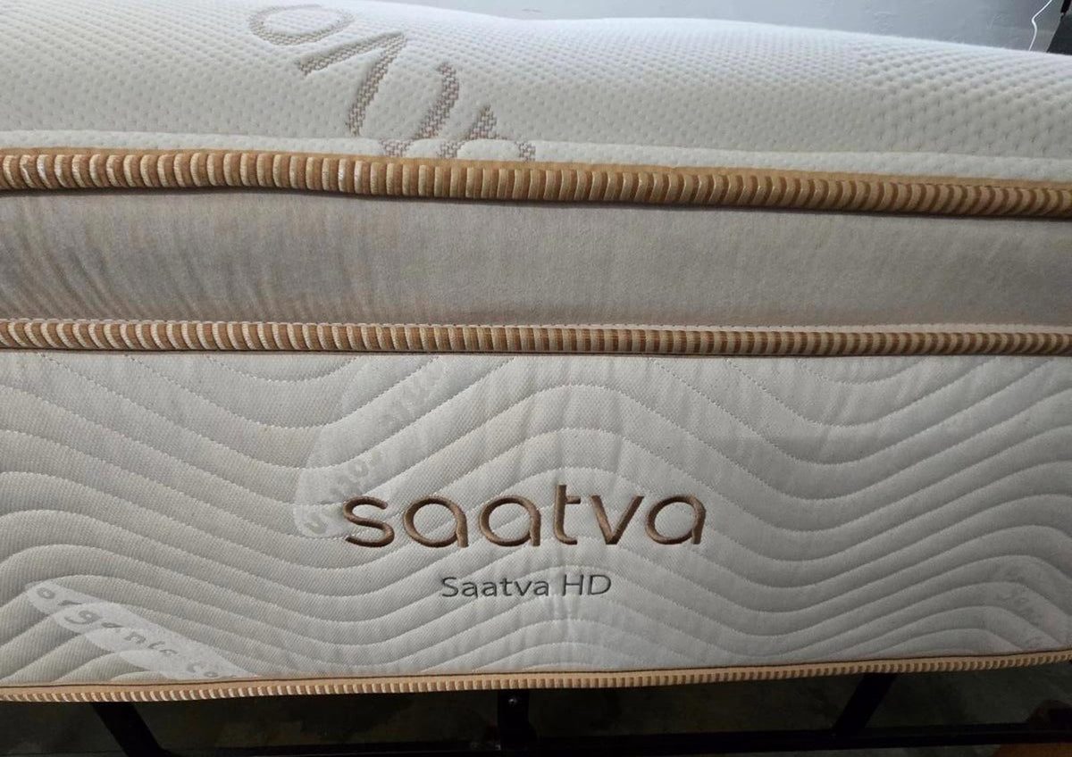 Saatva HD TwinXL mattress, Like New Condition