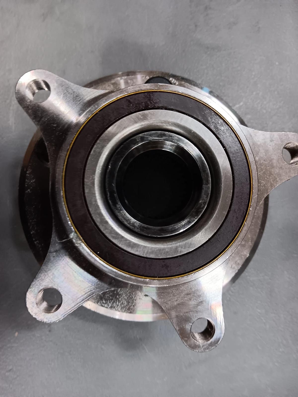 TRQ Front Wheel Bearing & Hub Assembly Compatible with 2017-2021 Honda Civic Type R