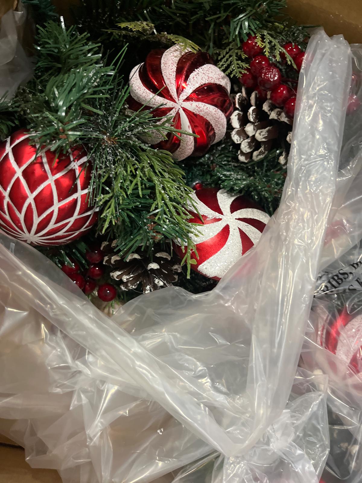 30" Christmas Teardrop Winter Garland, like new