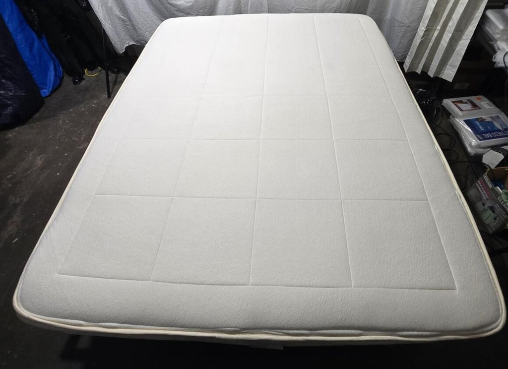 Awara Luxury Hybrid Queen mattress, Like New Condition - PDX Furnish