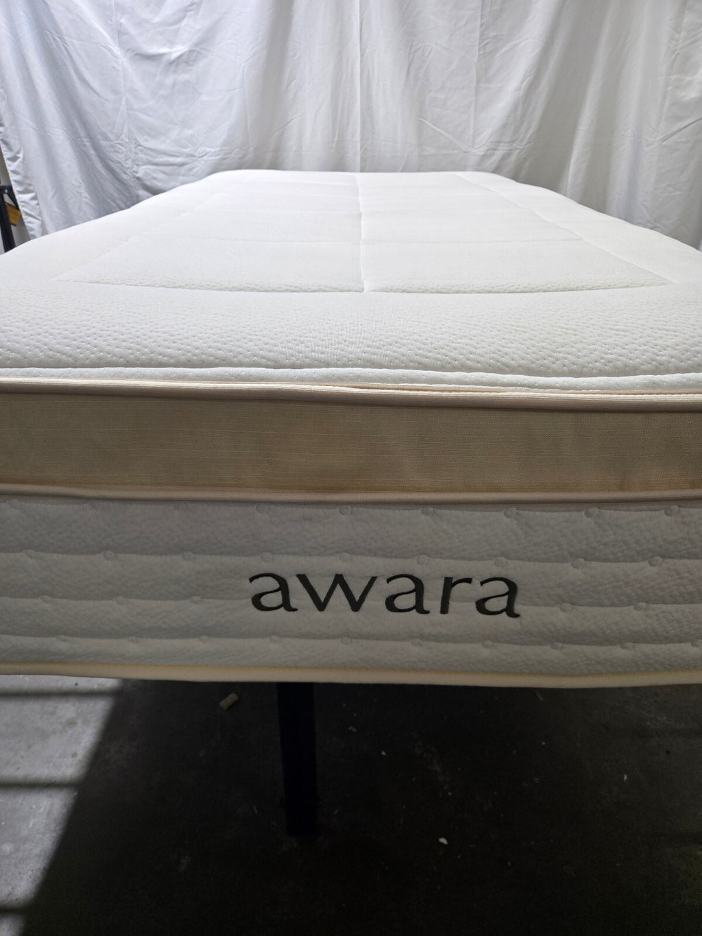 Awara Premium Luxe mattress, Twin, Like New Condition