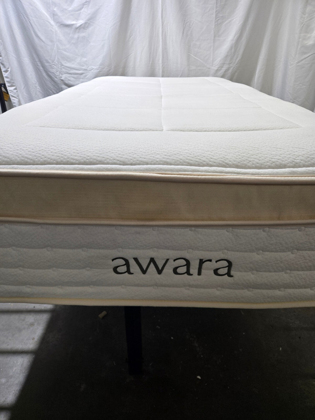 Awara Premium Luxe mattress, Twin, Like New Condition