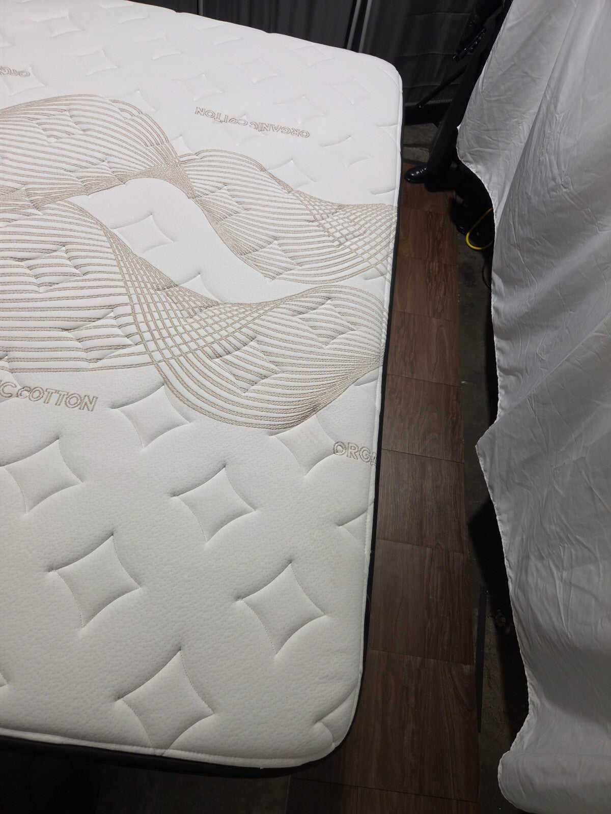 Nolah Evolution 15" Queen mattress, Like New Condition