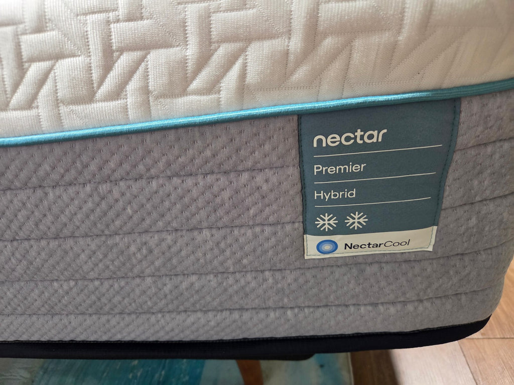 Nectar Premier Hybrid King Mattress w/ NectarCool Tech, Great condition