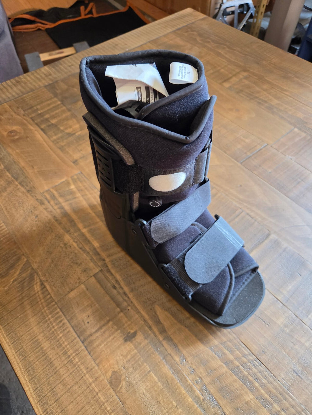 Pneumatic Air CAM Walker Fracture Boot (Short / Low-Top, Size Medium, Universal Left/Right)