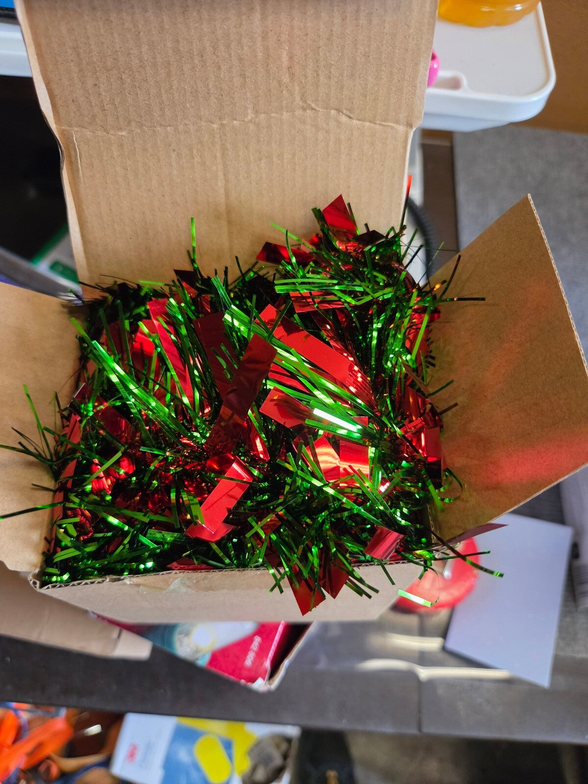 16 Ft Metallic Red & Green Christmas Tinsel Garland – 5M Chunky Twist (NEW)