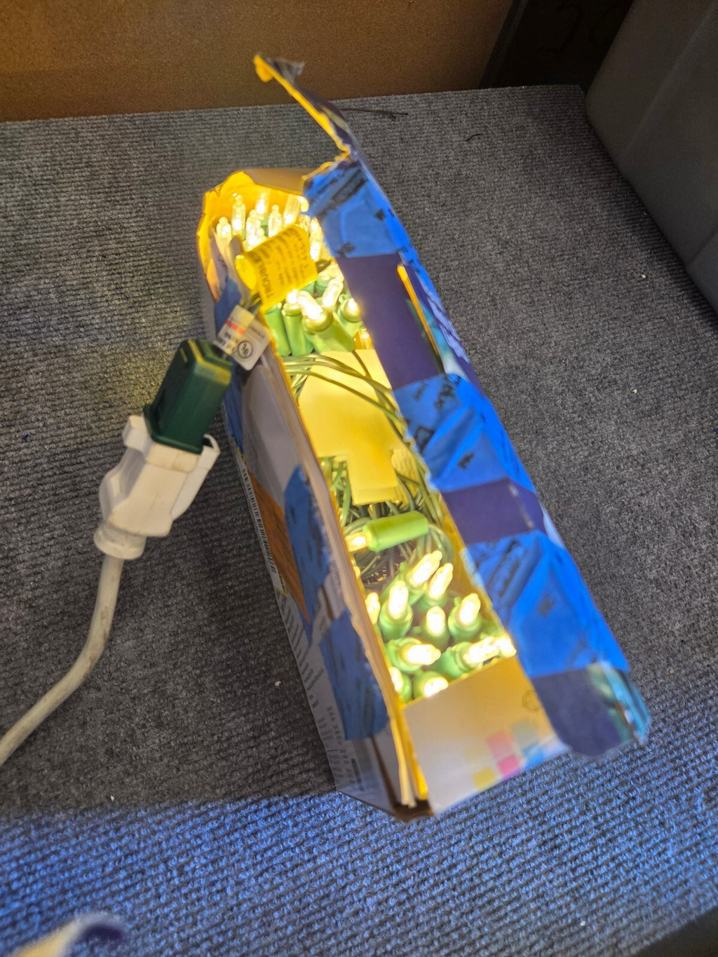 Christmas Lightrs - 100 lights, almost 29' long, Open Box