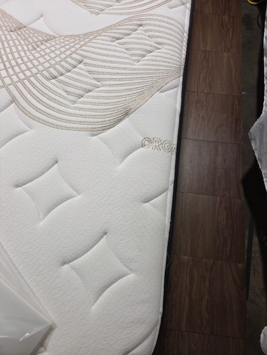 Nolah Evolution 15" Queen mattress, Like New Condition