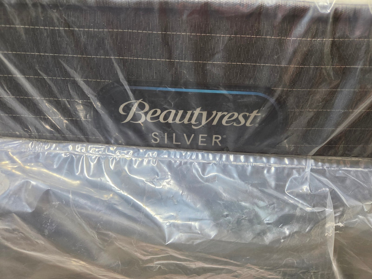 Beautyrest Silver BRS900 Plush Twin mattress, BRAND NEW Condition