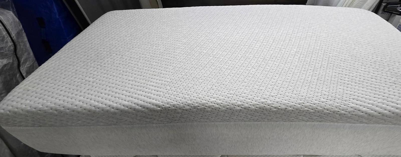 Casper SnowMax Twin XL or Split King mattress, Like New Condition - PDX Furnish