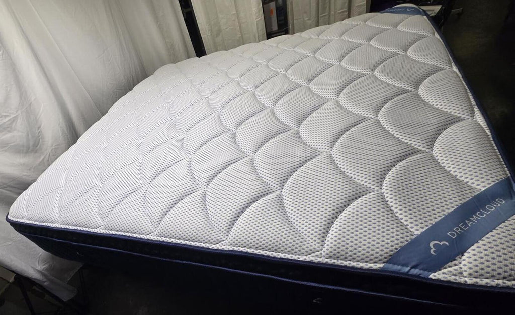 Dreamcloud Premier Hybrid King mattress, Like New Condition - PDX Furnish