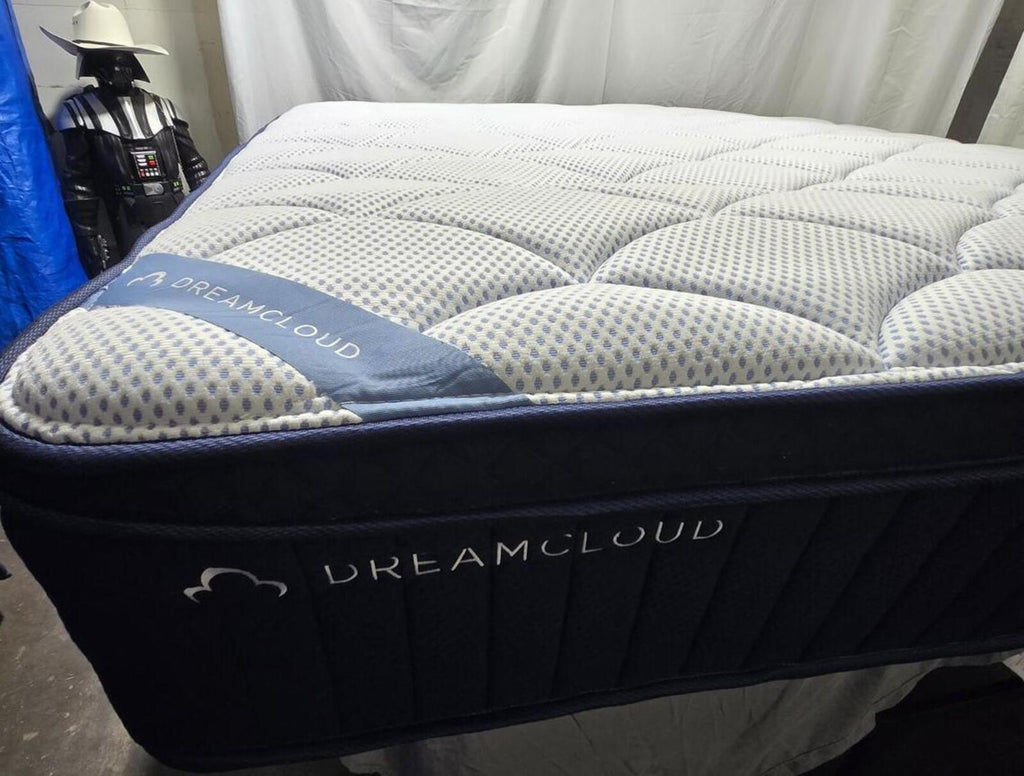 Dreamcloud Premier Hybrid King mattress, Like New Condition - PDX Furnish