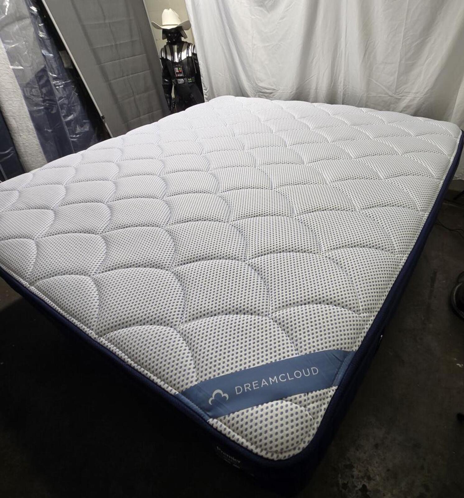 Dreamcloud Premier King mattress, Like New Condition - PDX Furnish