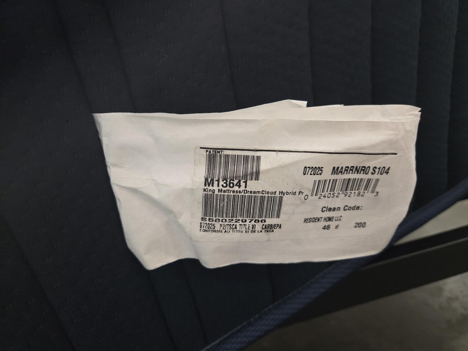 Dreamcloud Premier King mattress, Like New Condition - PDX Furnish