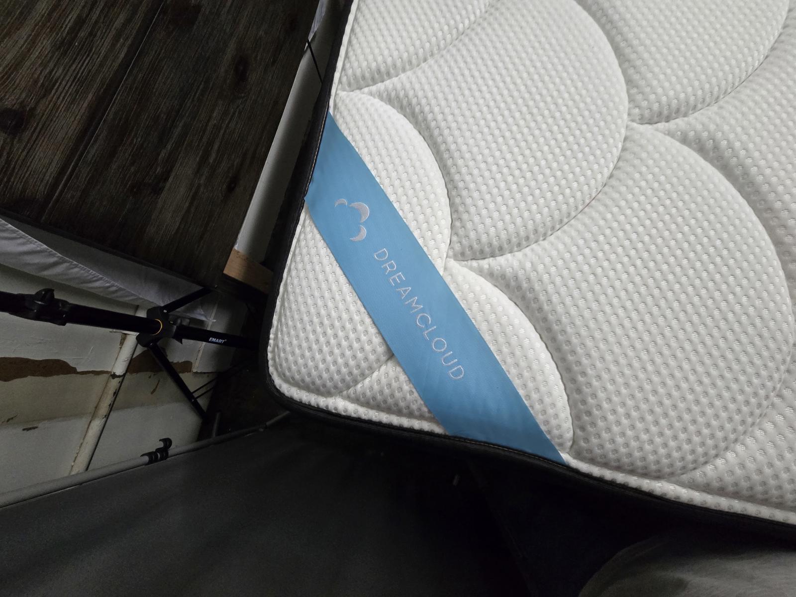Dreamcloud Premier Memory Foam mattress, King, Like New Condition - PDX Furnish