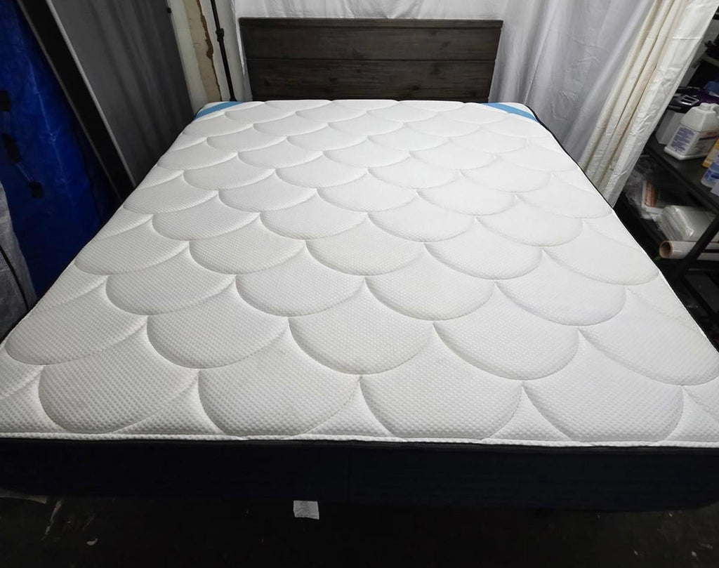 Dreamcloud Premier Memory Foam mattress, King, Like New Condition - PDX Furnish