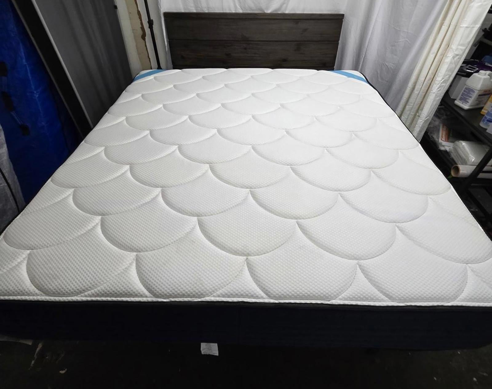 Dreamcloud Premier Memory Foam mattress, King, Like New Condition - PDX Furnish