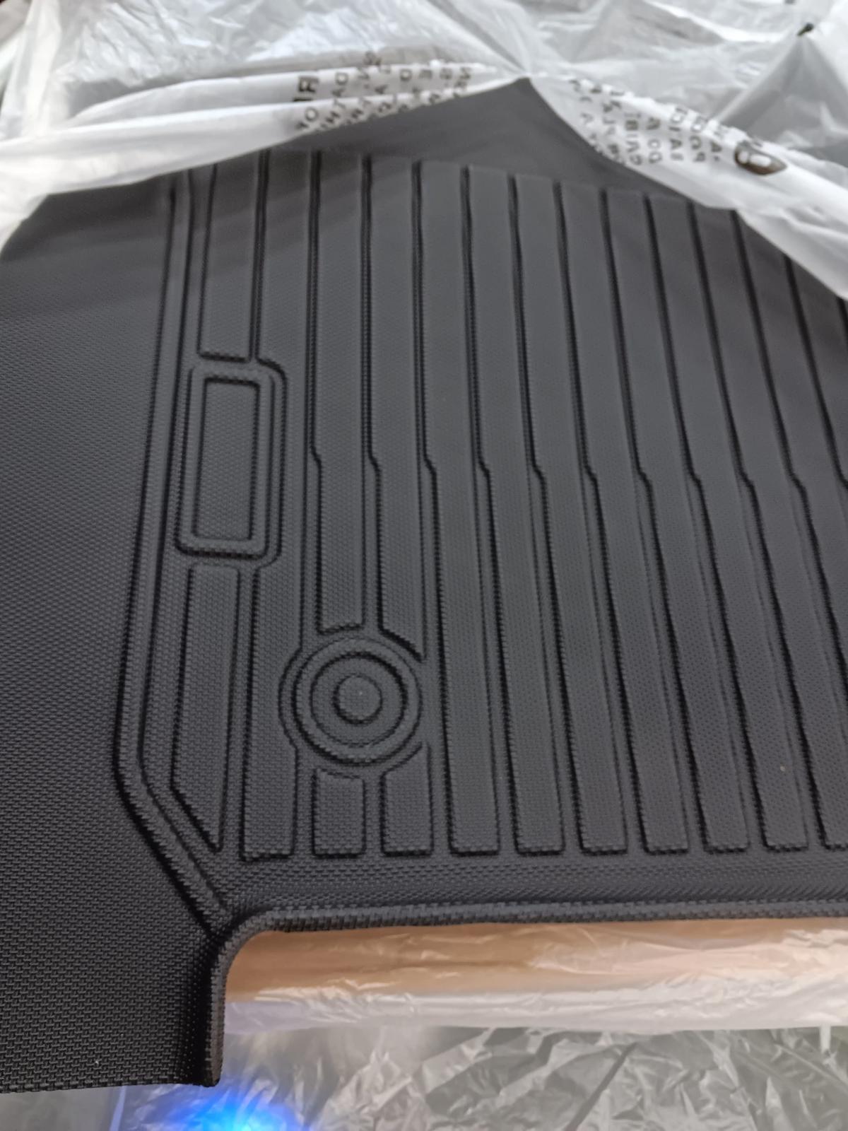 Floor Mats for Freightliner Cascadia 2018 - 2026 - PDX Furnish