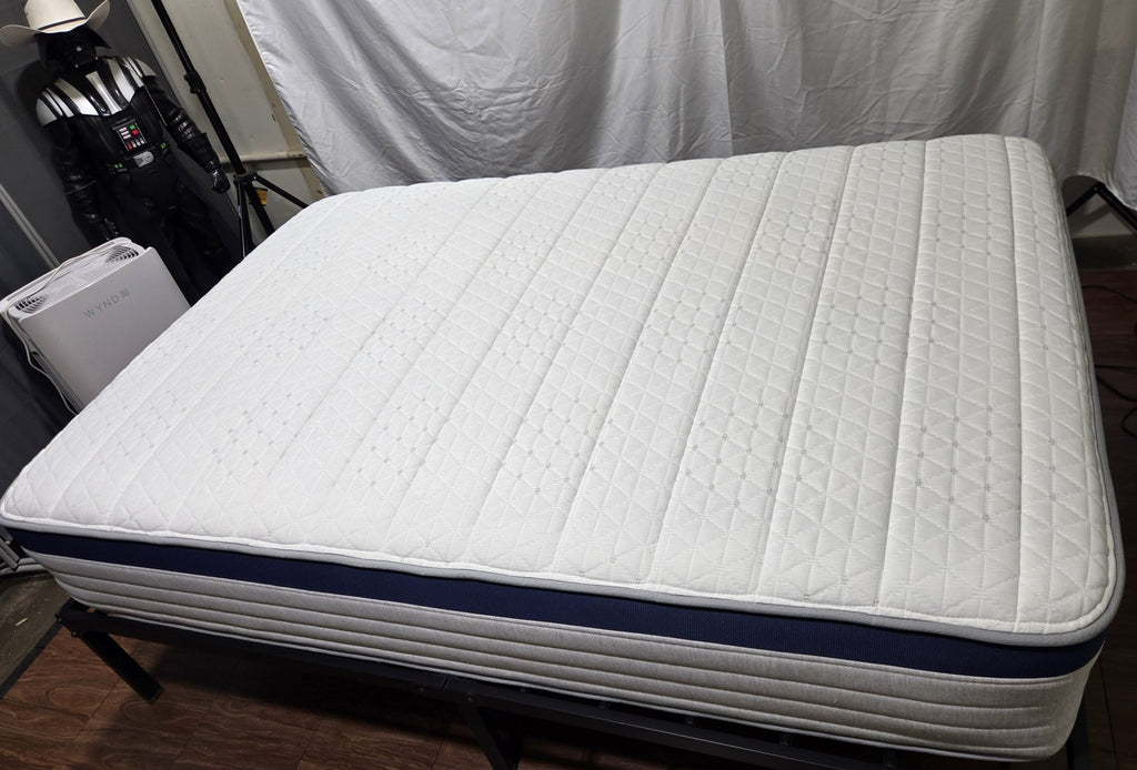 Helix Midnight Full mattress, Great Condition - PDX Furnish