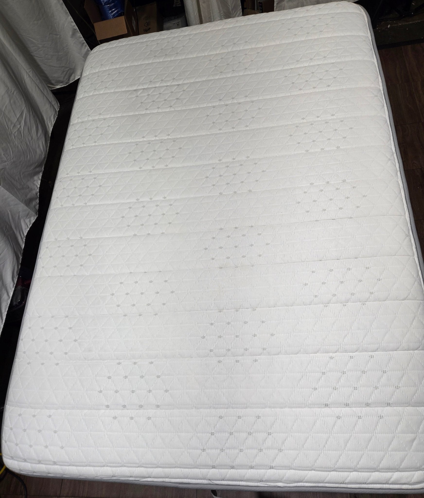 Helix Midnight Full mattress, Great Condition - PDX Furnish