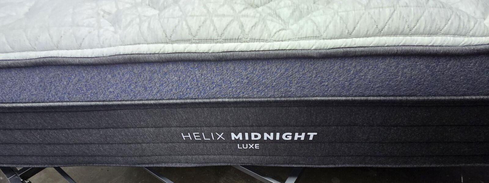 Helix Midnight Luxe King mattress, Like New Condition - PDX Furnish