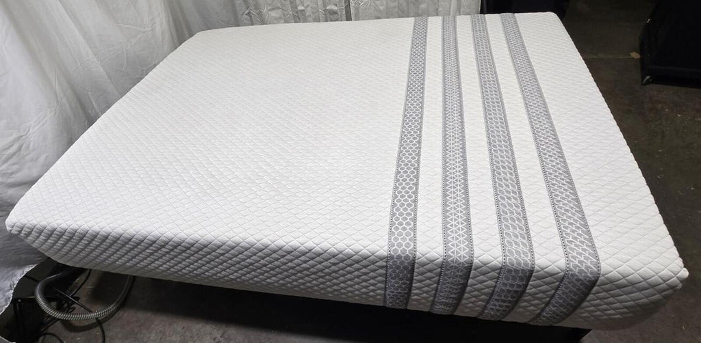 Leesa Sapira Hybrid Queen mattress, Like New Condition - PDX Furnish